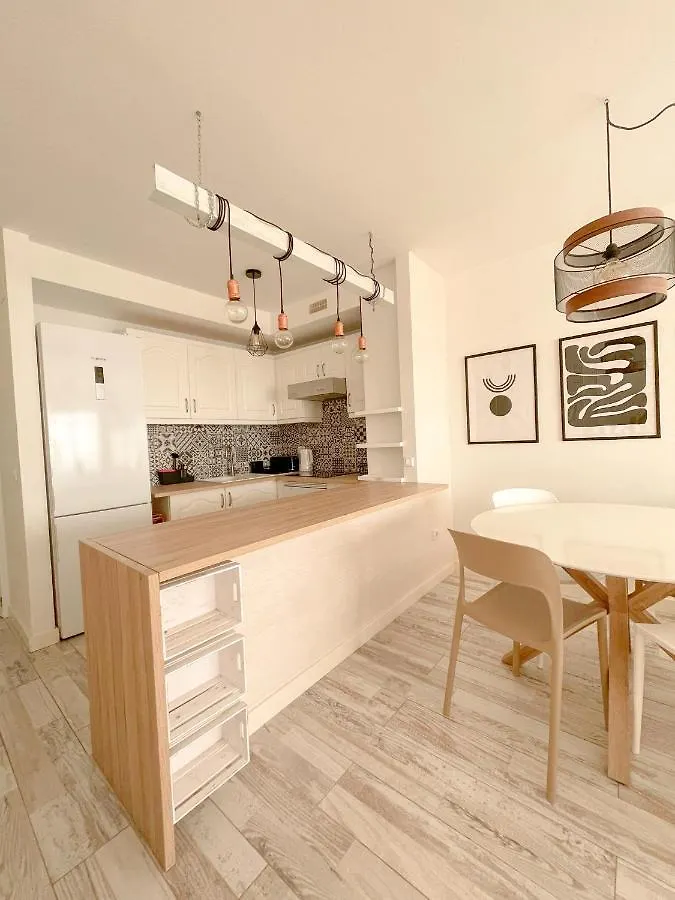 Sunset View 2 Bedroom Apartment أذيخي 0*,  إسبانيا
