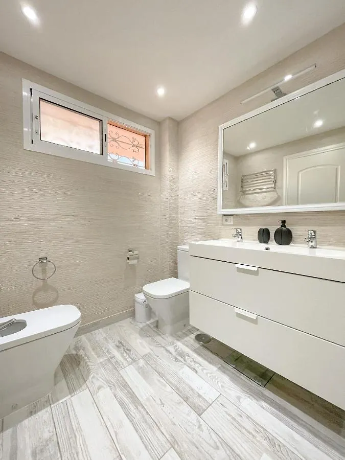 Sunset View 2 Bedroom Apartment أذيخي