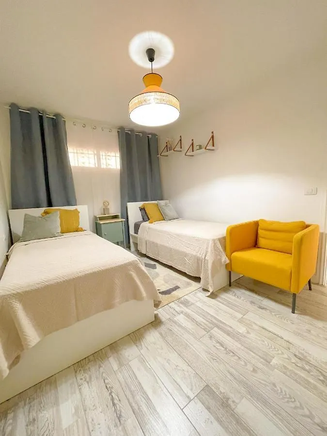 Sunset View 2 Bedroom Apartment أذيخي 0*,  إسبانيا