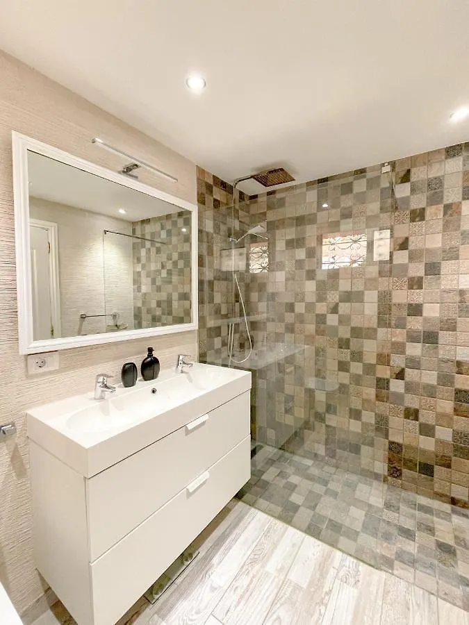 Sunset View 2 Bedroom Apartment أذيخي